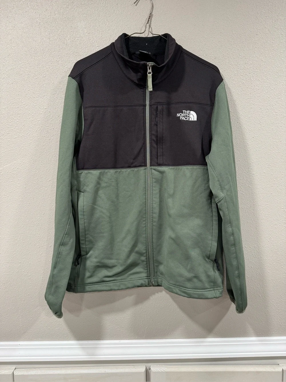 The North Face Olive Green & Black Full-Zip Shirt Jacket